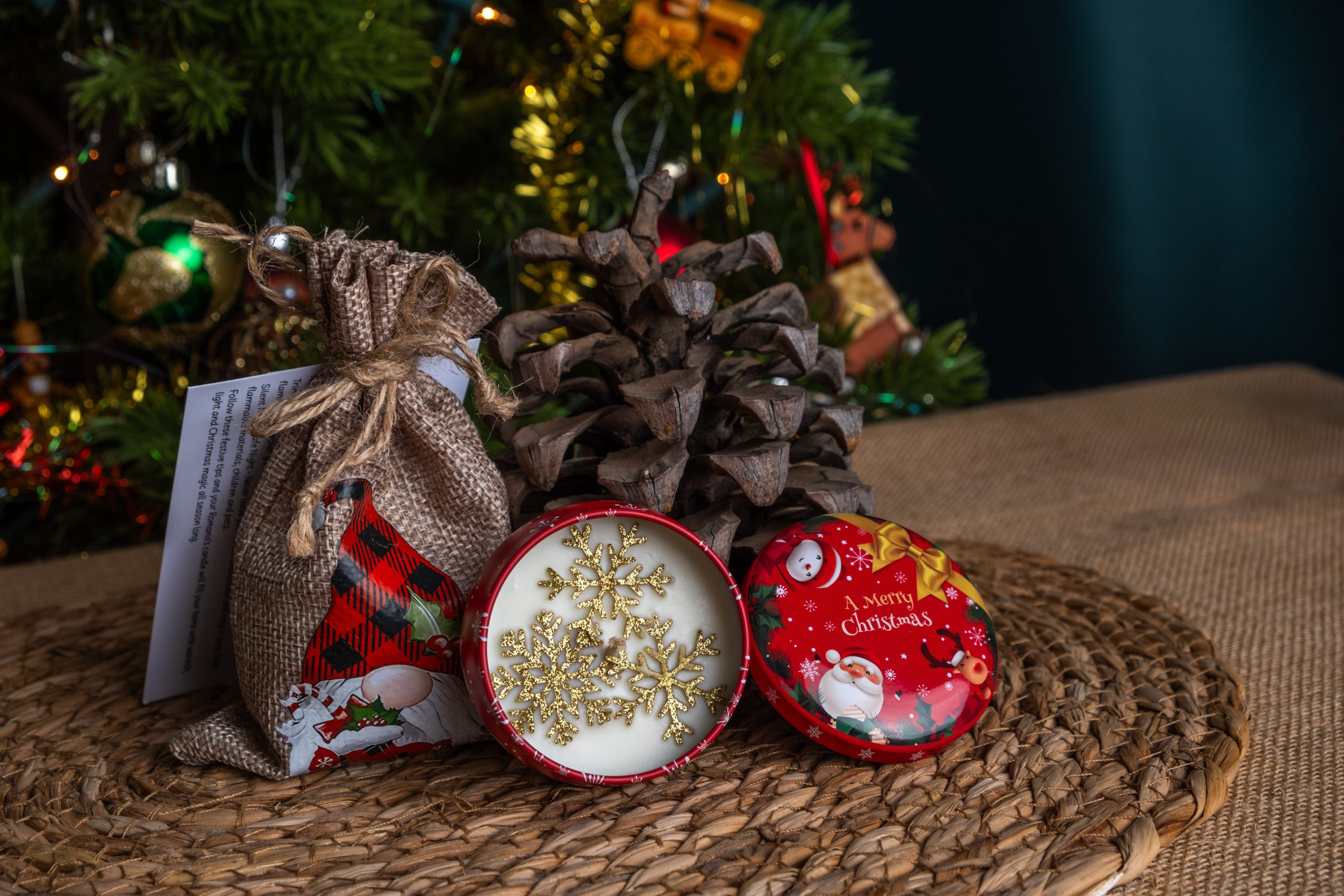 Christmas Collection – Elf-Sized Delight Candle - Image 4