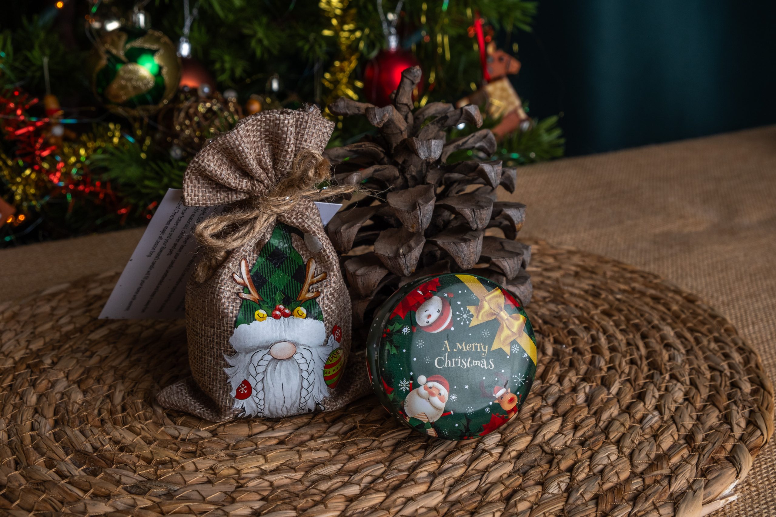 Christmas Collection – Elf-Sized Delight Candle - Image 2